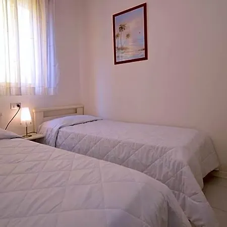 Welcoming Flat Only 100m From The Sea In