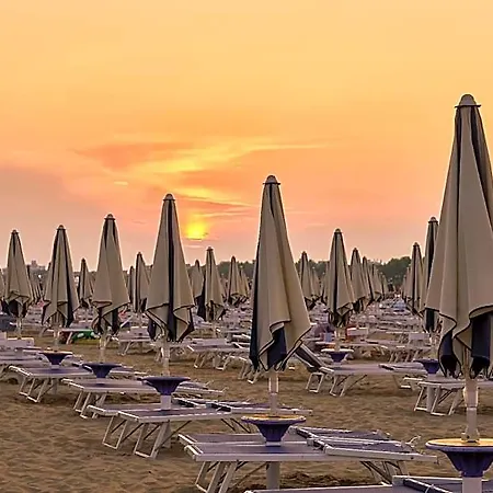 Welcoming Flat Only 100m From The Sea In Hotel