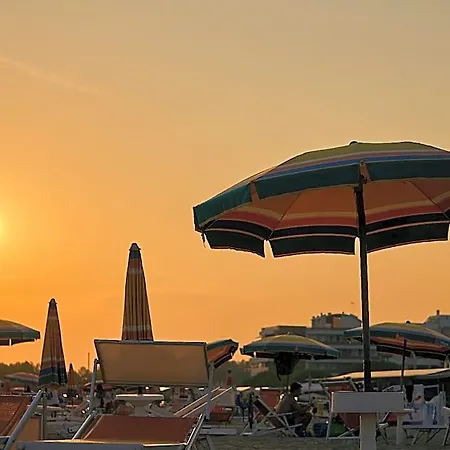 Welcoming Flat Only 100m From The Sea In 3* Bibione